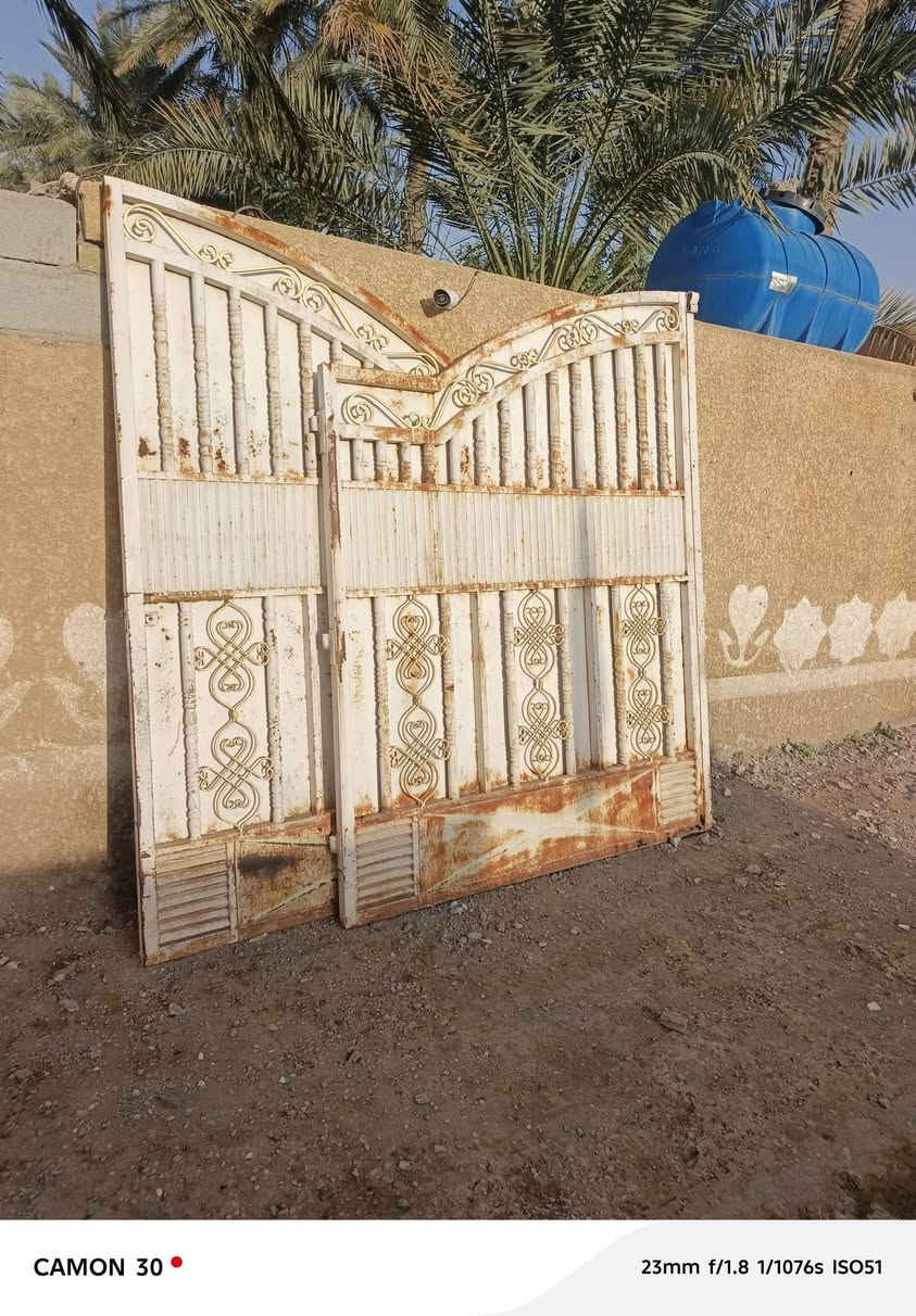 باب مستعمل العرض 3 ونص متر وطول 3 متر للاستفسار الرقم  ‏‪***********‬‏
