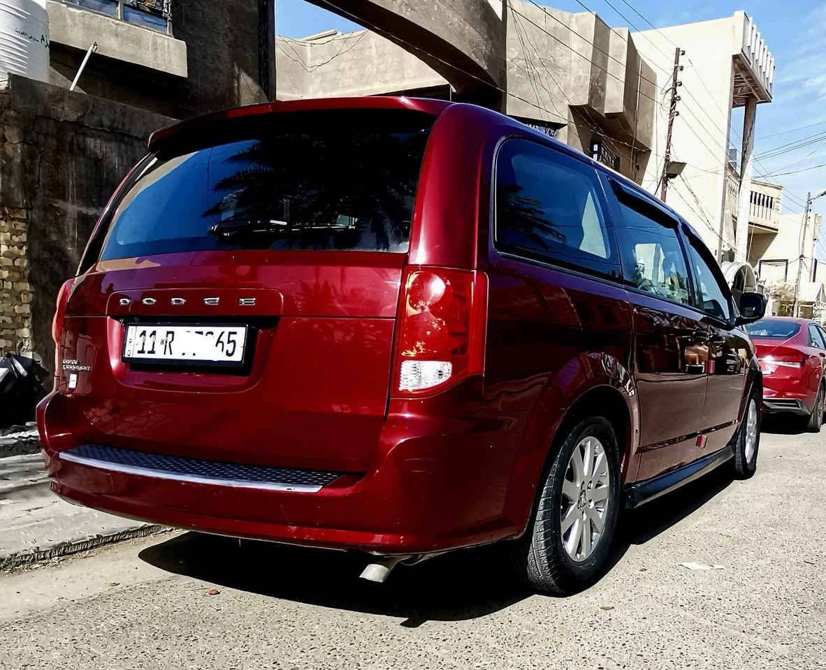 من رخصة الادمن
دوج كرفان سبعة راكب موديل 201‪8 رقم بغداد انگليزي بأسمي المداور بيومه لون ماروني كرزي ميتاليك  نظيف جدا مزودة منظومة غاز 80 لتر يعني انسه صرف البانزين وانسه استهلاك الدهن كذلك تشغيل عن بعد 
 رائعة للعائلة وخاصة و للسفر اوللخطوط وللداخل لأنها بالغاز اقتصادية جداً وكذلك البانزين محركها نظيف جدا
كراسي منفصلة سياحية شاشتين كبيرين  (شاشة سقف وشاشة دشبول). كامرتين أمامية وخلفية السيارة ويل كب حتى السبير 
گير ومحرك ممتاز وثلاث قطع تبريد 
موجودة في كربلاء حي الحسين. ع.
تخفيض السعر صار فقط السعر 175$  ومجال بسيط لجيتك
 الحادث من الوارد الأمريكي بسيط مقدمة جاملغ أمامي  أيسر و بنيد    وموضح بالصور
ثلاث قطع تبريد الأبواب ميكانيك والجام كله كهربائي السيارة مال جناي نظيفة جدا ماشية 80 وبالعافية على الي تصير من نصيبة
للاتصال والاستفسار عن باقي المواصفات 
***********‪ 
*********** واتساب
