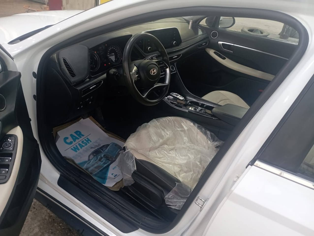 سوناتا 2023هايبرد محرك 2500 تكسي دبي تغير لون 140وبيها مجال بسيط ضربه بيهها جاملغ وباب +رقم ***********-
