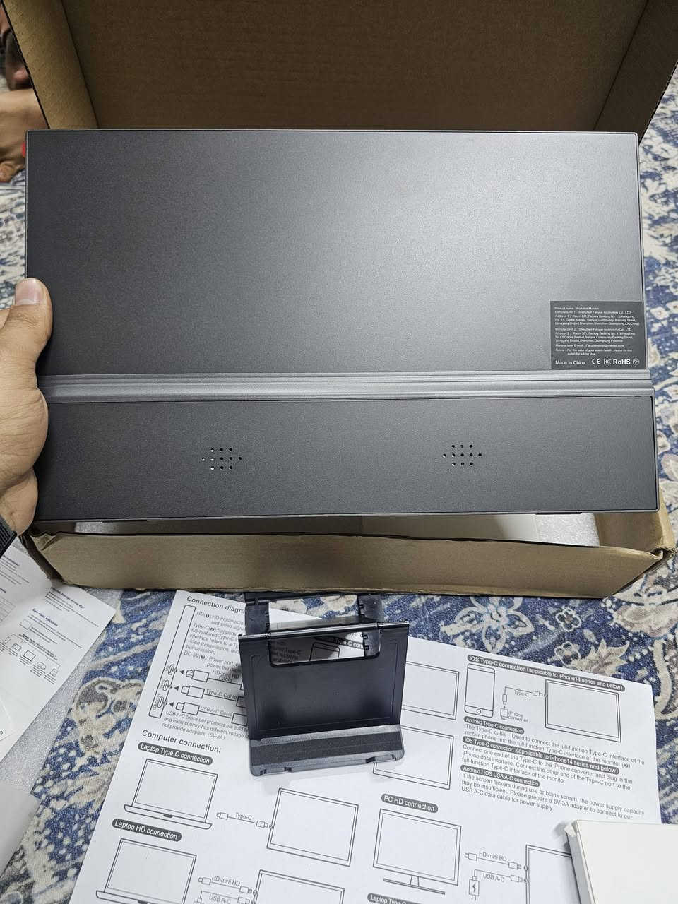 💻 شاشة محمولة Portable Monitor – سهلة الحمل والعمل في أي مكان
شاشة إضافية مثالية للعمل أو الدراسة أو الألعاب، يمكن توصيلها بسهولة مع اللاب توب، الكمبيوتر، أو الهاتف. تصميم نحيف وخفيف يجعلها مناسبة للسفر والعمل خارج المكتب.
🔹 تدعم التوصيل عبر Type-C أو HDMI
🔹 تعمل مع Laptop / PC / Android / iPhone
🔹 تأتي مع جميع الكابلات الأصلية:
• كابل Type-C
• كابل HDMI-mini HDMI
• كابل USB A-C للطاقة
🔹 معها حامل (Holder) للشاشة مع كفر جلد مغناطيسي
السعر:75 الف
***********
