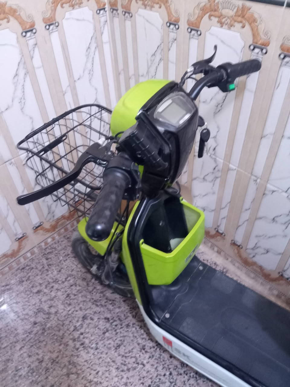 السلام عليكم دراجه شحن جديدة للبيع استعمال قليل فقط بنجر  
للاستفسار خاص


**إذا كنت صاحب هذا الإعلان وتريد حذفه لأي سبب، رجاءا أرسل رسالة إلى الدعم الفني**