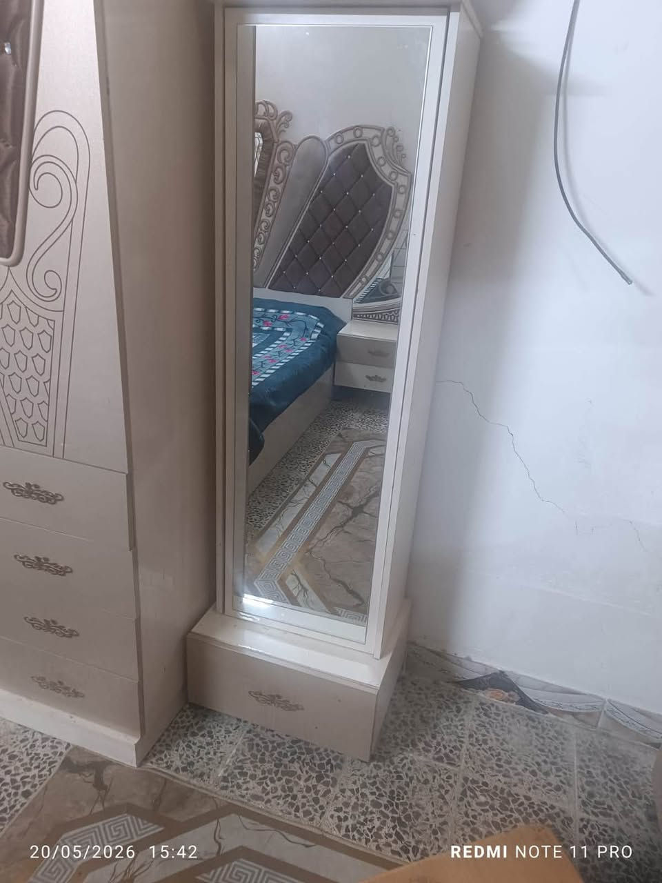 سلام عليكم للبيع غرفة نضيفة بيها بس السكك مال المجرات يرادلهن تبديل سعرها 450 للتواصل اتصل ما متواجد ع النت *********** عنوان نجف حي الجامعة
