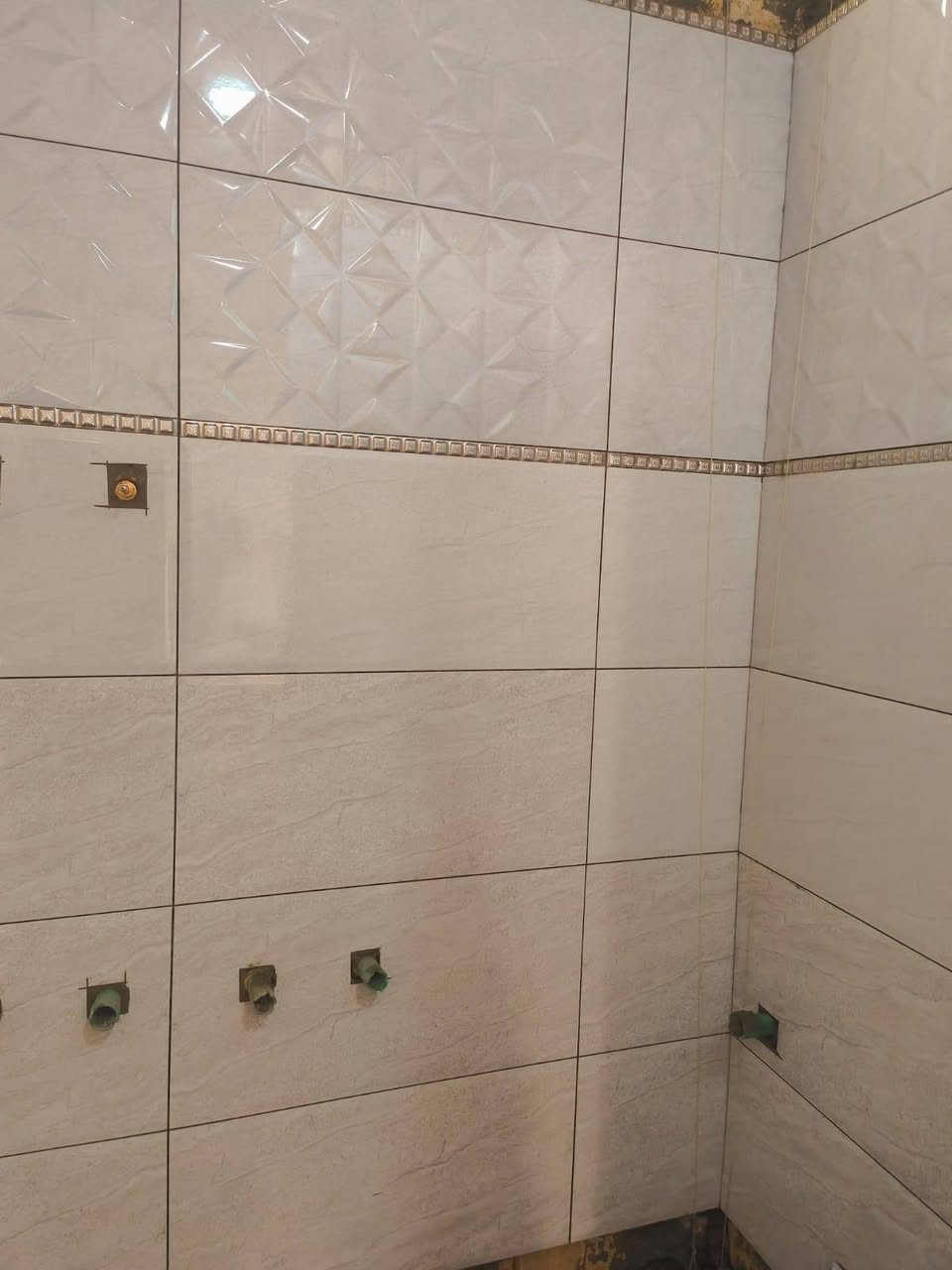 خلفه رضيه جدران بسعار مناسبه تصل تدلله ***********
