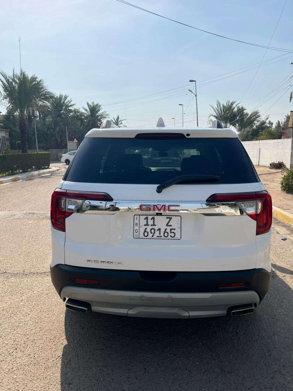 السلام عليكم 
‏ GMC Acadia 2023 SLT
( دخول جديد ) ماشية 29الاف
فول مواصفات للأخير عدا الفتحة  
٧ راكب - ٣ قطع تبريد
محرگ 2000 تيربو  
‏‎فور ويل(AWD) - كشنات جلد - تشغيل عن بعد
- نقاط عمياء - رادارات (360) امامي خلفي جانبي - 
صندوق كهرباء ( ويفتح بالرجل ايضا ) - سستم صوت (bose) - داتا شو - تدفئة كشنات - كشنات كهرباء
‏‎تحديد مسار - اوتو ستوب - توقف ذاتي عند الاقتراب من السيارات - قفل تلقائي - مراية تعتيم ذاتي + اشاير  - سايد بريك بصمة - فول تحكمات ستيرن - اضاءة العالي اوتو - لايت ٣ عدسات - منظومة زنون بلادي  
‏‎وبعد بيها هواااي مواصفات
 الحادث واضح بالصور 
‏‎سعرها245💵  
‏‎السيارة جديدة بمعنى الكلمة وبالواقع بعد احلى وكل التفاصيل مذكورة بالكامل اي استفسار ثاني هذا رقم***********
