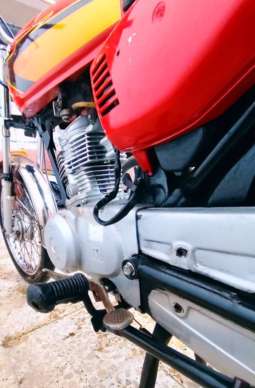 سلام عليكم دراجه ايرانيه نامه الأصلي,بدون أوراق محرك جديد دراجه جديده ما متعوبه العنوان ميسان حي المعلمين الجديد ***********
