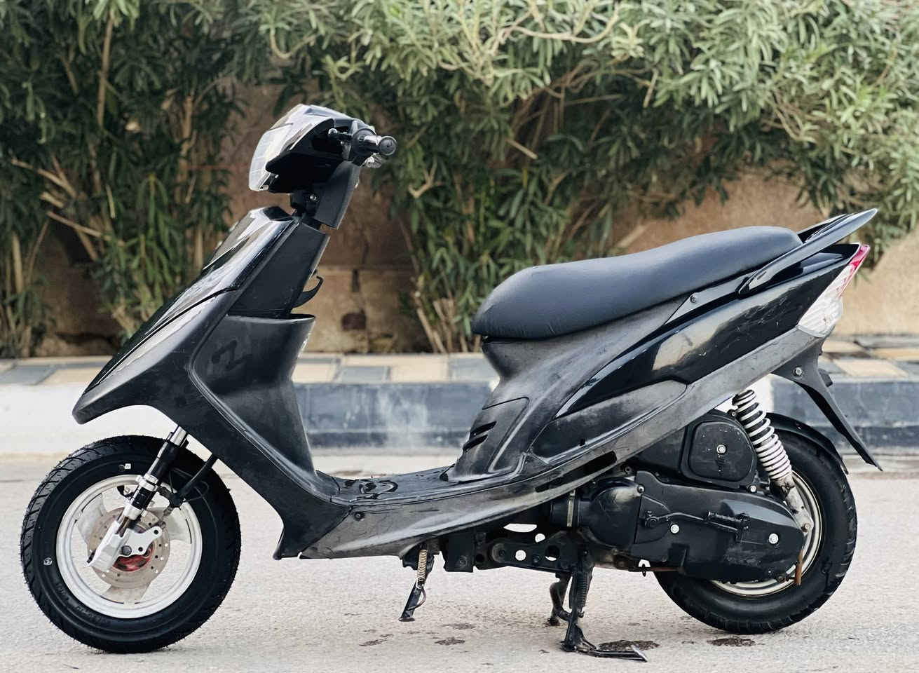 ماكس عدله مبدل كابريتر وجوزه فقط السعر 700 وبيها مجال الدراجه ما مفتوحه واستاب ***********
