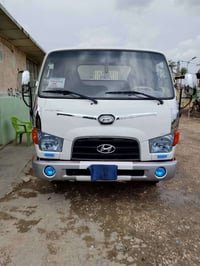 هونداي قلاب للبيع 2015سياره كفاله عامه بس البادي مصبوغ محرك 4000 ام ال...