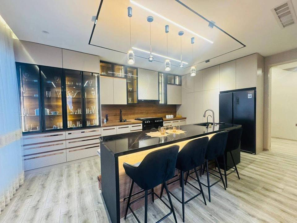 بيت مؤثث اثاث درجة اولى  للبيع في اشتي ستي 1
في #اربيل 

مساحة :- 250 متر طابو صرف  

يتكون من :-

2 غرف نوم | استقبال  | صالة داخلية | مطبخ | مجموعة صحية | كراج و حديقه

- ويسجل بأسم اي شخص يحمل الجنسية

---------------------------------

خانووى ڕاخراو بۆ فرۆشتن لە ئاشتی ستی ١

ڕووبەر :- 250م 

پێکهاتووە لە :-

2 ژووری نوستن | دیوەخان  | چێشتخانە | گەرماو | گەراج و باخچە

***********
***********
**************
في حال لم يتوافق العقار مع رغبتكم او لم يكن بقدر امكانيتكم زوروا موقعنا على تلكرام للتصفح على اكثر عدد من العقارات المتوفرة•https://t.me/mohamedaqarat1
