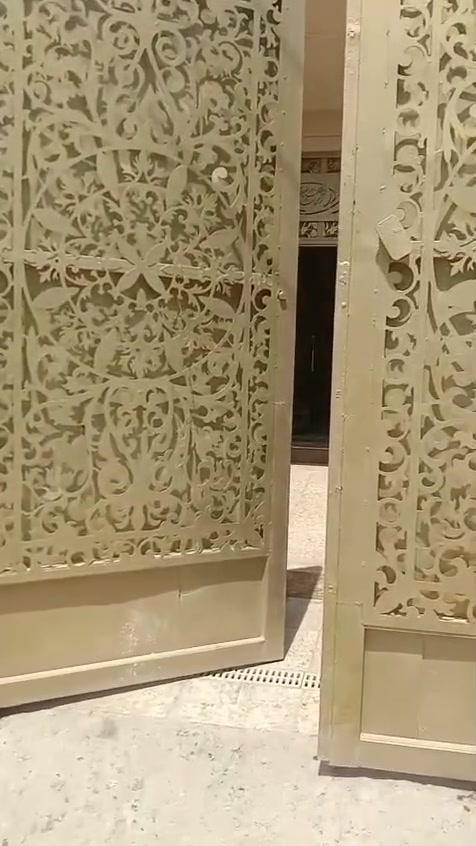 بيت زراعي في الزبير قرب المدينه الكرفانيه خلف اسواق قيصر قريب ع الشارع التبليط حوالي ٥٠٠ متر المساحه ١٧٥ متر غرفتين وصاله وديوان وكراج ومطبخ اابيت كامل السعر ٦٠ مليون وبيه مجال لاستفسار ***********
