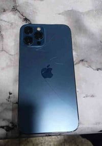 ايفون١٢برو ماكس٢٥٦بطاريه٧٦ شحنه حلو بي بس الظهر مفطور فقط للبيع او مرا...