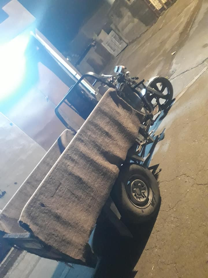 السلام عليكم ستوته  14للبيع ركبه مابي شي فقط شيال ملوم عليه بليته لحيم درجه اولى كهربائيات تايرات كيه جديد محرك ٢٣ مال شقل /سعر 550وبيها مجال /***********
