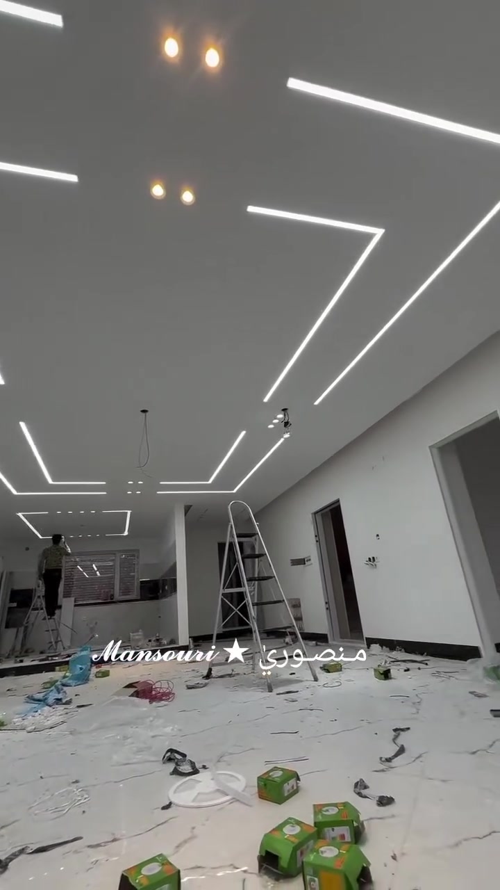 🏠 بيتك محتاج نَفَس جديد؟ حان وقت التغيير! ✨
​صار ملل من ألوان الجدران القديمة؟ تفكر بديكور يبعث الراحة والهدوء في منزلك تماماً مثل هذا التحول الجذري
​نحن نُحوّل الجدران الباهتة إلى لوحات فنية تعكس ذوقك الفريد
​لماذا تختارنا لصبغ وديكور منزلك؟
✅ دقة متناهية في التنفيذ (بدون أي فوضى)
✅ أحدث الألوان والصيحات 
✅ خامات أصباغ عالمية تدوم طويلاً وسهلة التنظيف
✅ أسعار تنافسية تناسب ميزانيتك

​لا تنتظر، اجعل منزلك المكان الذي تحبه حقاً.
​📞 للتواصل والحجز، أرسل لنا رسالة أو اتصل بنا على:
[***********]
​#ديكور_منزلي #اصباغ #أصباغ_وديكورات #تجديد_البيت #ديكورات_داخلية #تصميم_داخلي #غرفة_معيشة #تجديد #ديكورات_حديثة #عقارات
