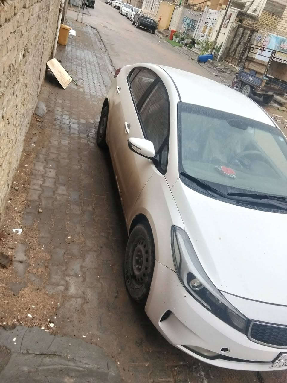 كيا سيراتو موديل 2018 خليجي مكينه كير حداديه تبريد مكفولات ،
مكفوله من كل ضربه سيارة تكم شواصي حوض لغود مكفوله 
سنويه وهزه جديده تحويل وكاله مضمونه 100%
سياره بيه ادوار ثنينهم صبغ وبيه ربع جاملغ اميامي صبغ فقط بدون اي حادث 
السعر بلاش 112 قفل 
مكاني نجف 
الرقم***********
