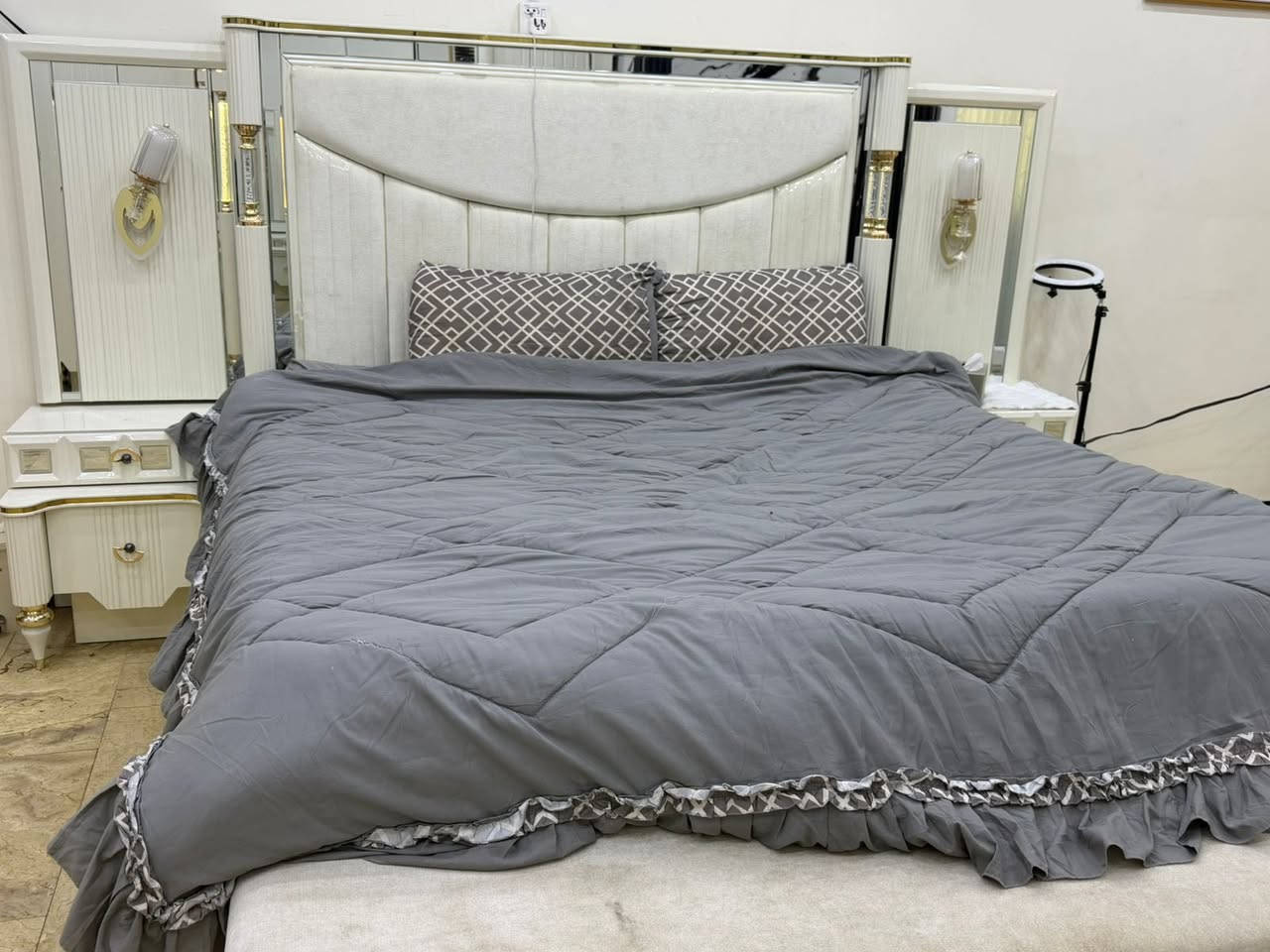 بيع غرفه نوم جديده 11 قطعه السعر مليونين


**إذا كنت صاحب هذا الإعلان وتريد حذفه لأي سبب، رجاءا أرسل رسالة إلى الدعم الفني**