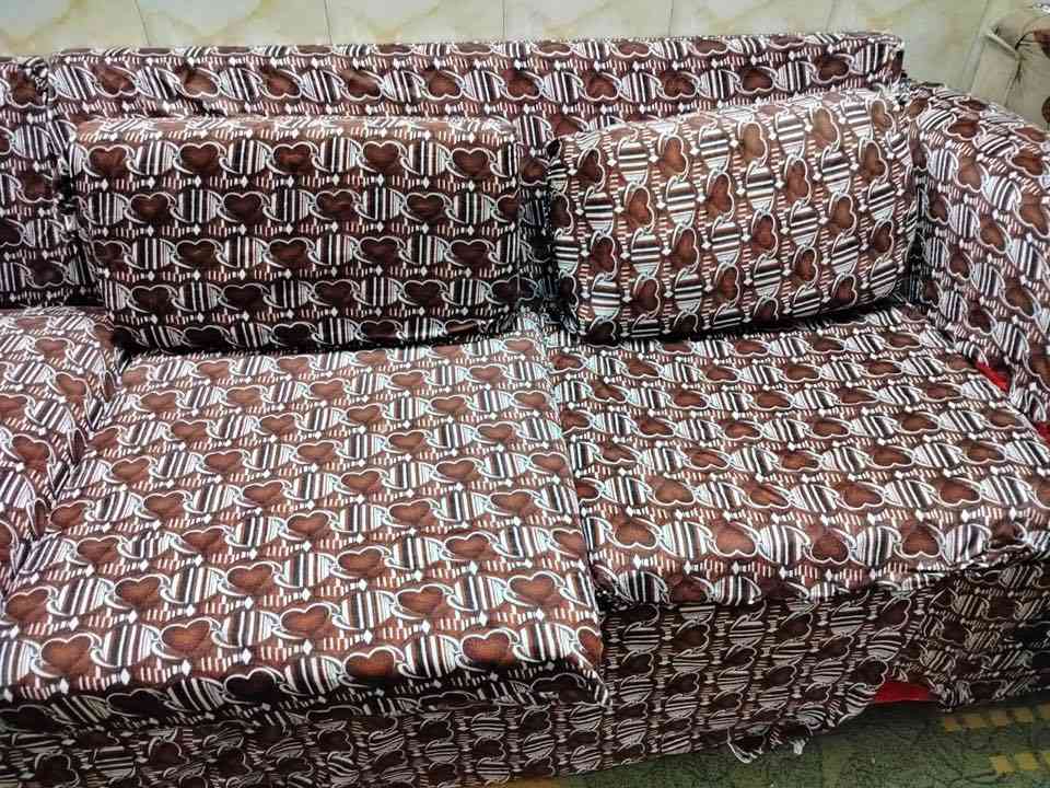 تخم 4قطع طول متر ونص وركنية نضيف جدا السعر 250الف واتساب ***********
