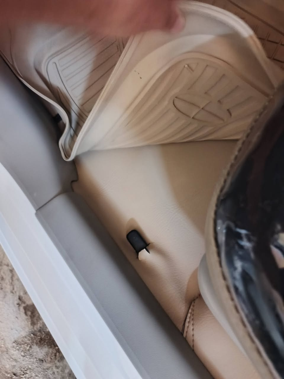 السلام عليكم سياره نيسان سني كفاله كامه ماشي 16الف مديل 2024 مراوس بسياره نيسان سنتره هاذ سعر 128 وبي مجال مكان بصره كرمت علي ***********
