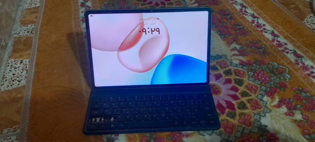 ايباد هونر ١٠ فول مواصفات السعر ٢٥٠ بس بية فطر بالشاشة وكلشي مابية شغال مية بالميةوذاكرة ٢٥٦وهذا رقمي ***********
