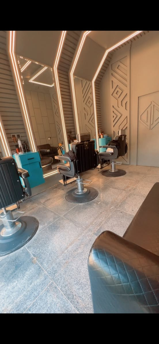 سلام عليكم اعادة نشر بسبب وعود الكاذبه  محل حلاقه بلمشتل بحاجه إلى حلاق من المشتل أو المناطقً القريبهً للاستفسارً اتصل ***********
