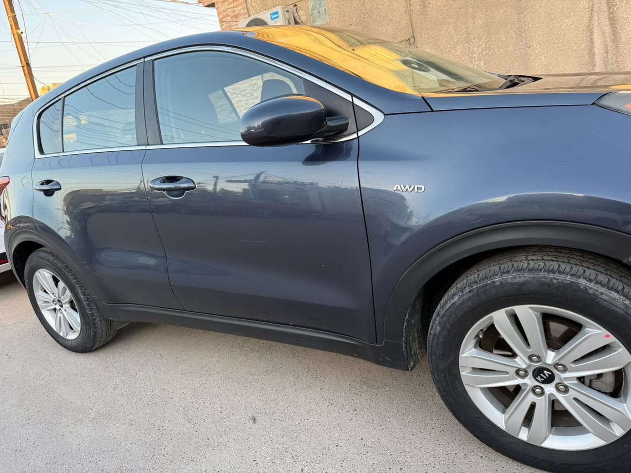 السلام عليكم 
سبورتج ٢٠١٧ امريكي
محرك جديد سي ون 
منظومة غاز (٤٥)لتر
حادثها بنيد وجاملغ وجاملغ كلير
سعر ١٤٧ وبيها مجال
*********** واتس اب
