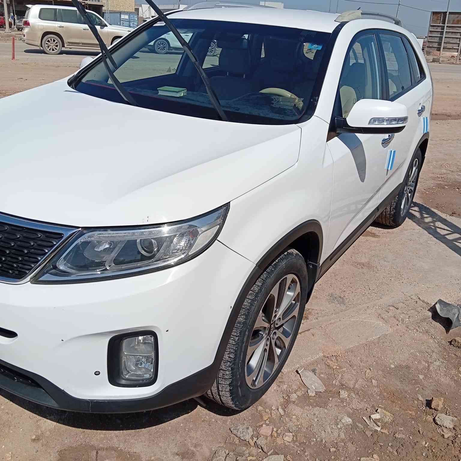 للبيع كيا سورنتو 2015خليجي  فول عدا البانوراما كفاله عامه *********** رقم بغداد مواصفات 6سلندر 7راكب 3 قطع تبريد كشنات جلد كشن  كهرباء مري شفط بصمه
