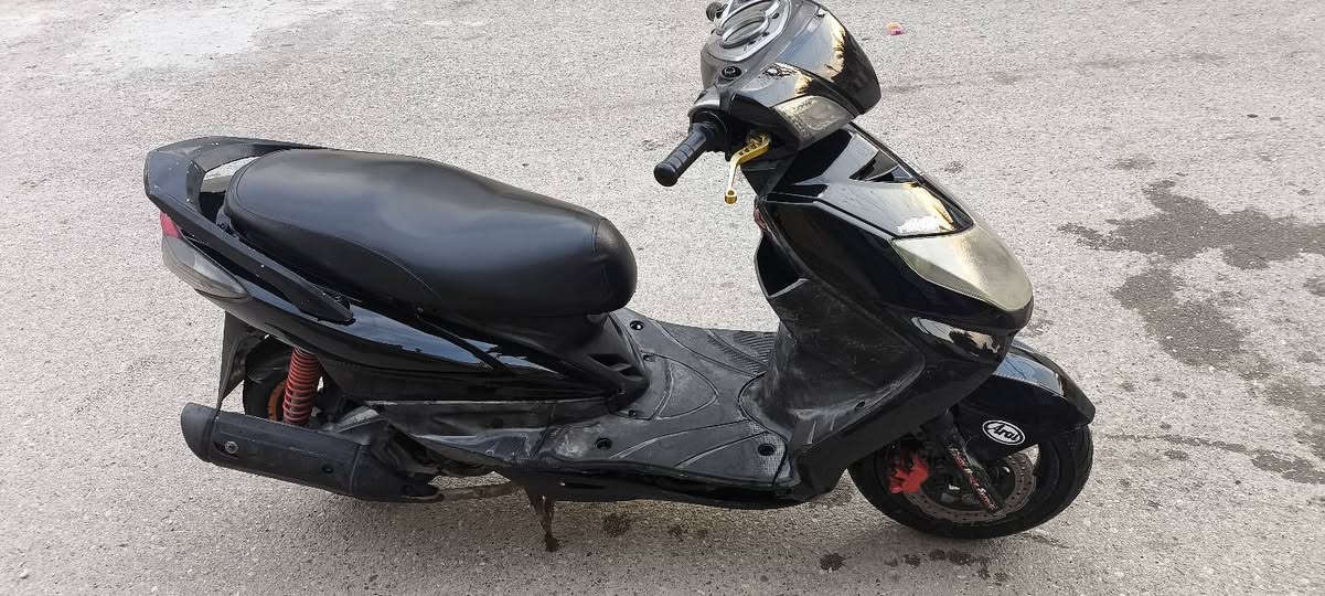 السلام عليكم سكنس فحل كوري للبيع السعر 650 وبيها مجال
المكان بغداد الحسينية 
***********
