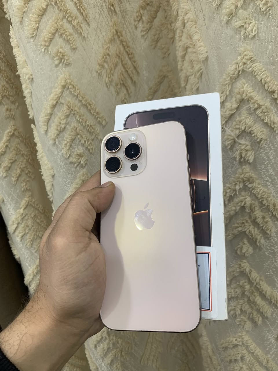 سلام عليكم 16 برو ماكس ذاكرة 256ماستر شرق واسط بعده داخل الضمان مدل شاشه فقط مشحون 160 مره جهاز بعده جديد زلغ مابي السعر مليون 50 الف قفل التصال ***********
