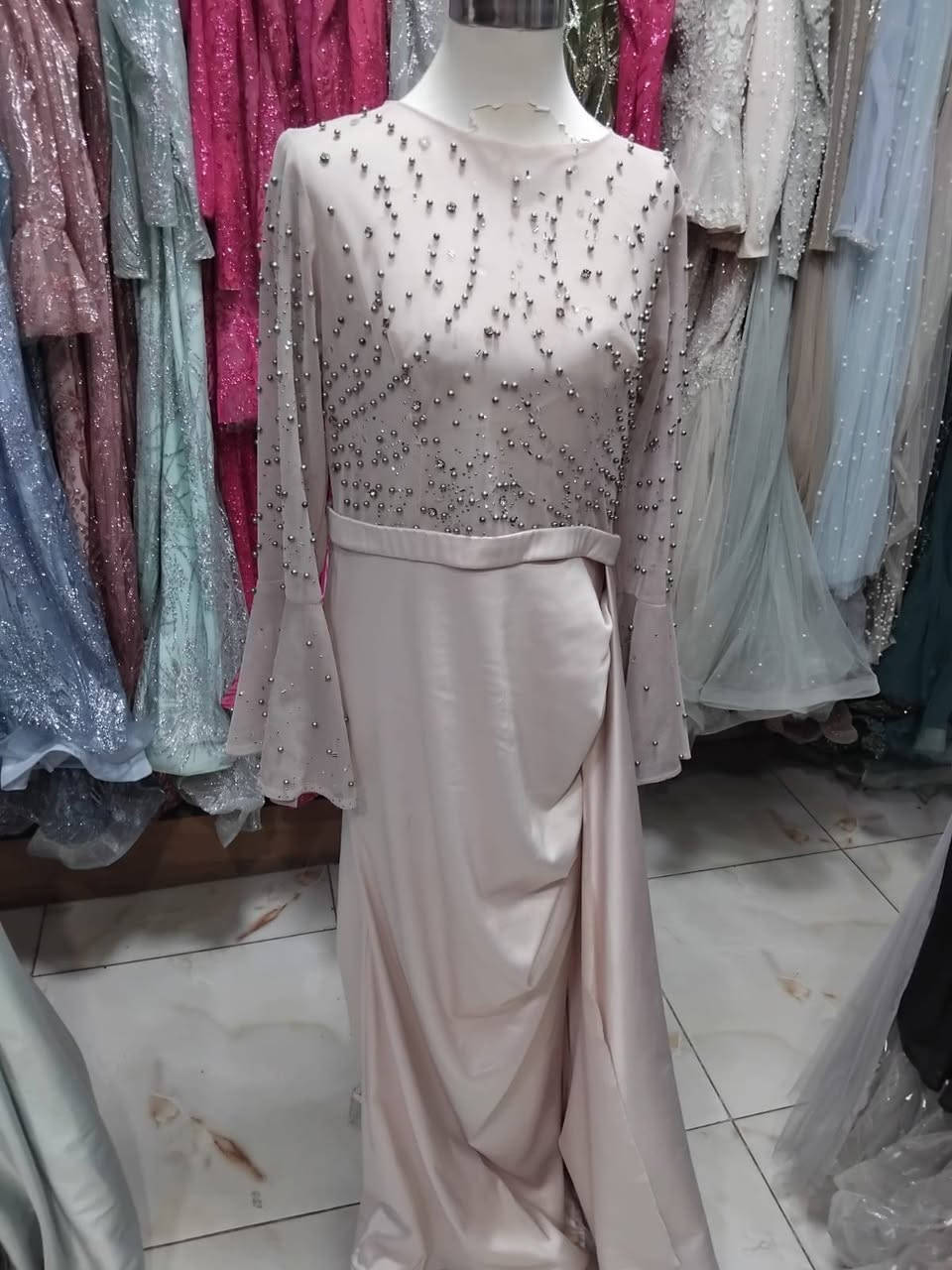 خصم ٥٠٪  🌙✨بمناسبة شهر رمضان المبارك
بيع اي قطعه ب 250 فقط  الكميه كبير جدا 

👈 لو نفسك تبقي صاحبة مشروع وتفتحي أتيليه ومش عارفة تبدأي منين

👈 لو عندك مناسبة وعايزة فستان مميز يبهر كل اللي يشوفه

يبقى التميز والخامة والشياكة… موجودين عندنا

---

🚚 شحن لجميع المحافظات
#فستان #فستان_سوارية #فستان_زفاف #اصحاب_الاتيليهات #فستان_سواريه


**إذا كنت صاحب هذا الإعلان وتريد حذفه لأي سبب، رجاءا أرسل رسالة إلى الدعم الفني**