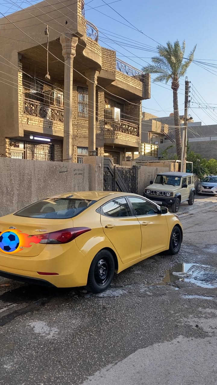 السلام وعليكم النتره وارد أمريكي  موديل 2016 حادث الجاملغ الخلفي وربع الباب بمريكه والجنطه مبدله بل عراق محرك 2000دوش تخم تاير جديد دوشمه جديده  
سعر 107وبيه مجال  
***********
