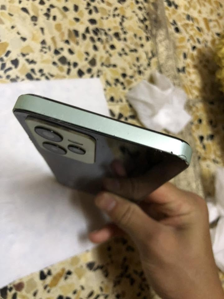 السلام عليكم ريلميc35مبدل شاشه وبطاريه اصليات مال شركه بطاريه ضخمه 5000 ملي امبير الشحنه الكامله تمشيك24 ساعه 
شاشه حجم٨.1انج
استخدام متواصل لون الضهر اسود ولون الحوافي والاطار مال كامرات اخضر 
عيب الجهاز فطر بل ضهر من الاسفل ميبين 
سعر الجهاز100الف اذا تتعامل لاتدوخني وتعب نفسك وتخابر
الرقم***********
