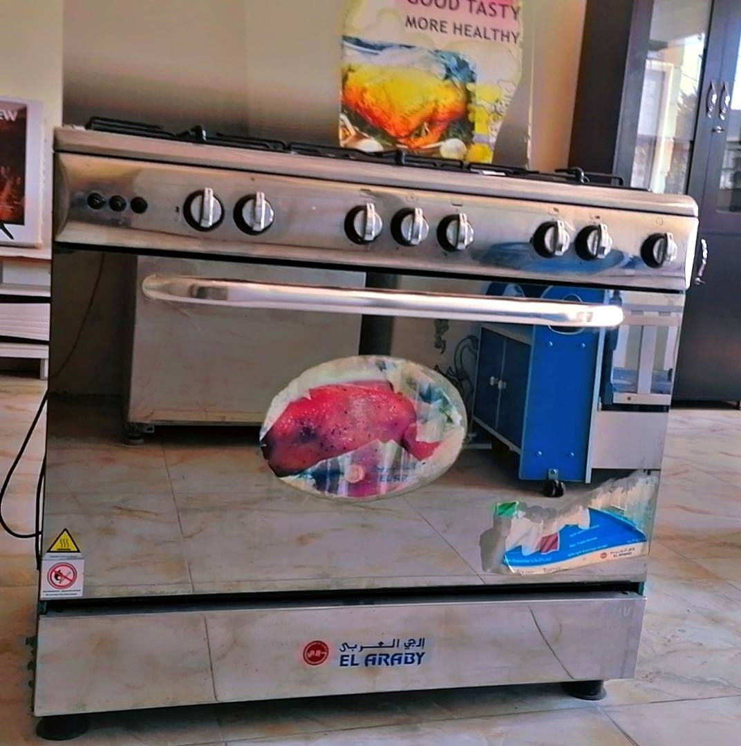 طباخ حجم كبير مصري الجي نظافته ١٠٠ب١٠٠ التحرير شارع جامع الصديق معرض ومزاد الجوهره مجاور محطة النبع الصافي ***********
