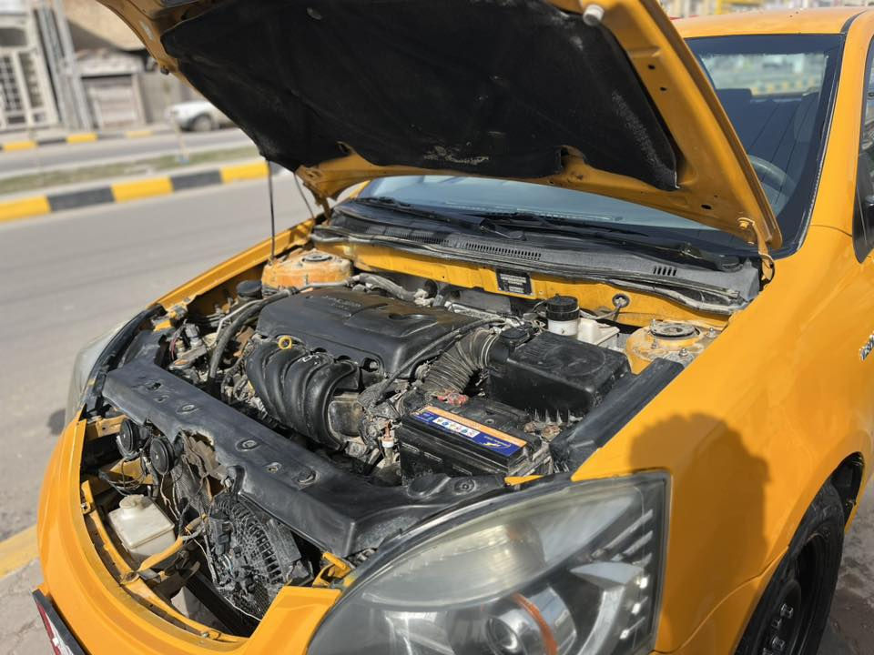 سلام عليكم
جلي موبل للبيع 2013 

كير ومكينه كورله نحله 1800 

حداديه وتايرات كامله وتبريد عوزه بس غاز منظومه كامله مالته 

سياره عوزه ترتيبات بسيطه ما فارغ لان شغلي يحكم كامره وشاشه ومنظومه زنون كامله 
سعره 55 وبيه مجال 
وعدي وكاله عامه ومصفره هيئه وغرامات 

***********
