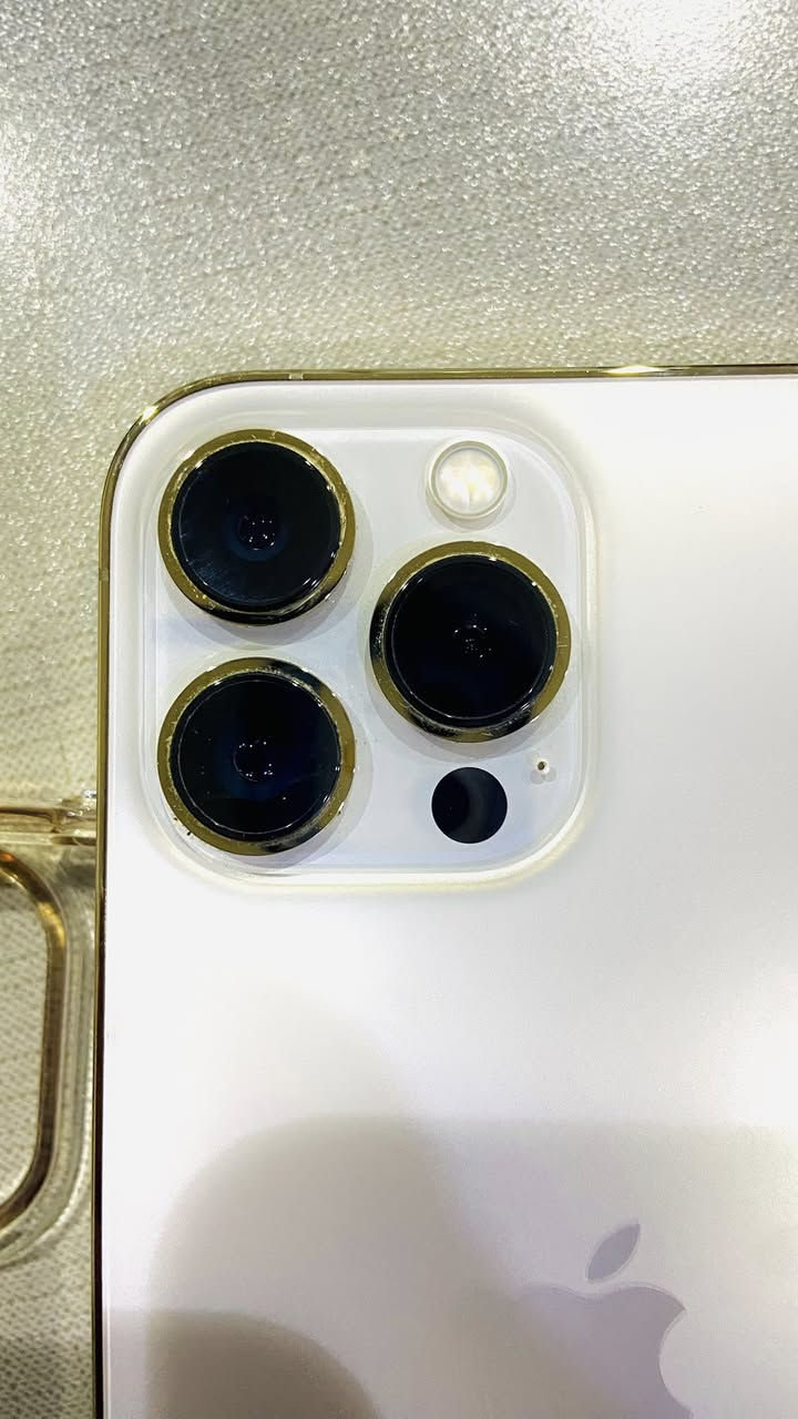 السلام عليكم 
ايفون 13برو ماكس ذاكرة 256GB نموذج M امريكي لون ذهبي البطارية 84 الجهاز نظافة 100‎%‎ الجهاز مكفول كلشي ما مبدل ولا داخل صيانة وشخط ما بي مكاني بغداد الزعفرانية السعر اتفضل خاص او واتس ***********
