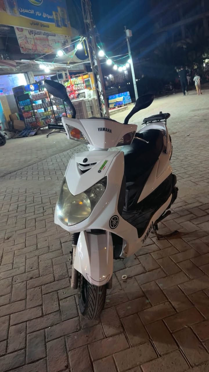 سكنس فحل نوزل خطين مو خط واحد الدراجه نضيفه كلش السعر 850 وبيها مجال للاستفسار 
المكان الدوره
***********
