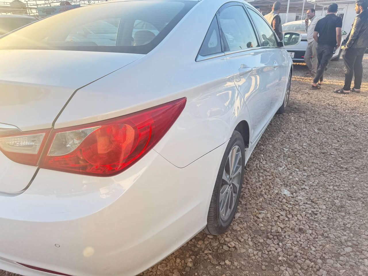 سوناتا موديل 2014 خليجي محرك 2400 دوش مكفولة من الضربة والصبغ بيها كارتات موضحة بالسونار ومرفق وية الصور السيارة جاهزة من كل شي موجودة بالديوانية رقم أربيل سنوية ورقم جديد السعر 131 وبيها مجال للاتصال *********** ديوانية, القادسية
