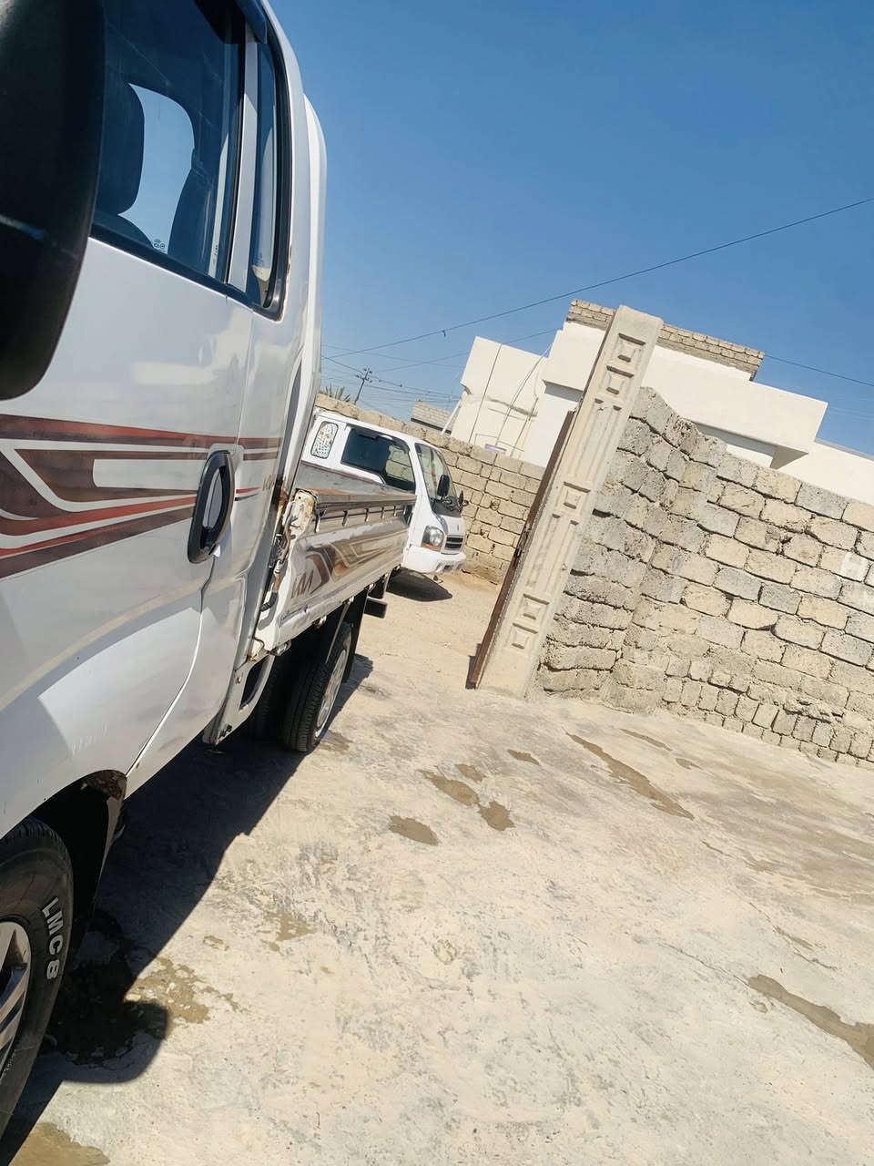 سلام عليكم كيا للبيع موديل 2012 محرك 2700 مسجل كركوك الماني شرط التحويل محرك كير اكسن شرط شاصي شرط كهربائيات تبريد تدفئه شغاله سياره جاهزه ما بيه اي نقص المكان شرقاط رقم الهاتف لاستفسار  *********** اعتذر عن الاقصاد والوعده السعر 95 بيه مجال حك جيه
