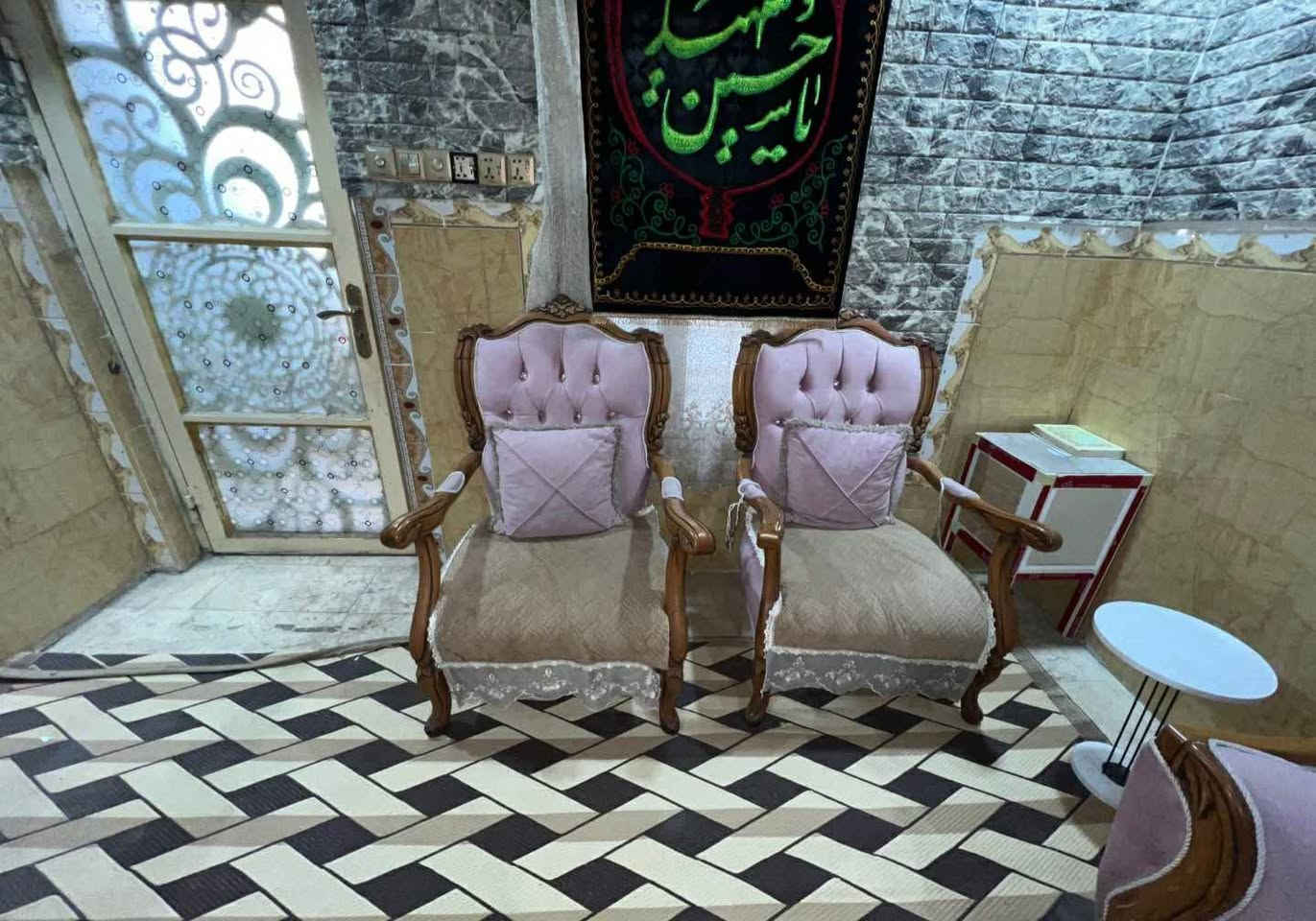 السلام عليكم تخم ملكي جاي ابيعه جوا السوك الله شاهد مكاني نجف كوفة 500 الف للشراي قفل قفل نزلت سعره من ملونين ونص لحد ال 500 الف لان عندي زوار والمكان ميكفي النجف, العراق


**إذا كنت صاحب هذا الإعلان وتريد حذفه لأي سبب، رجاءا أرسل رسالة إلى الدعم الفني**