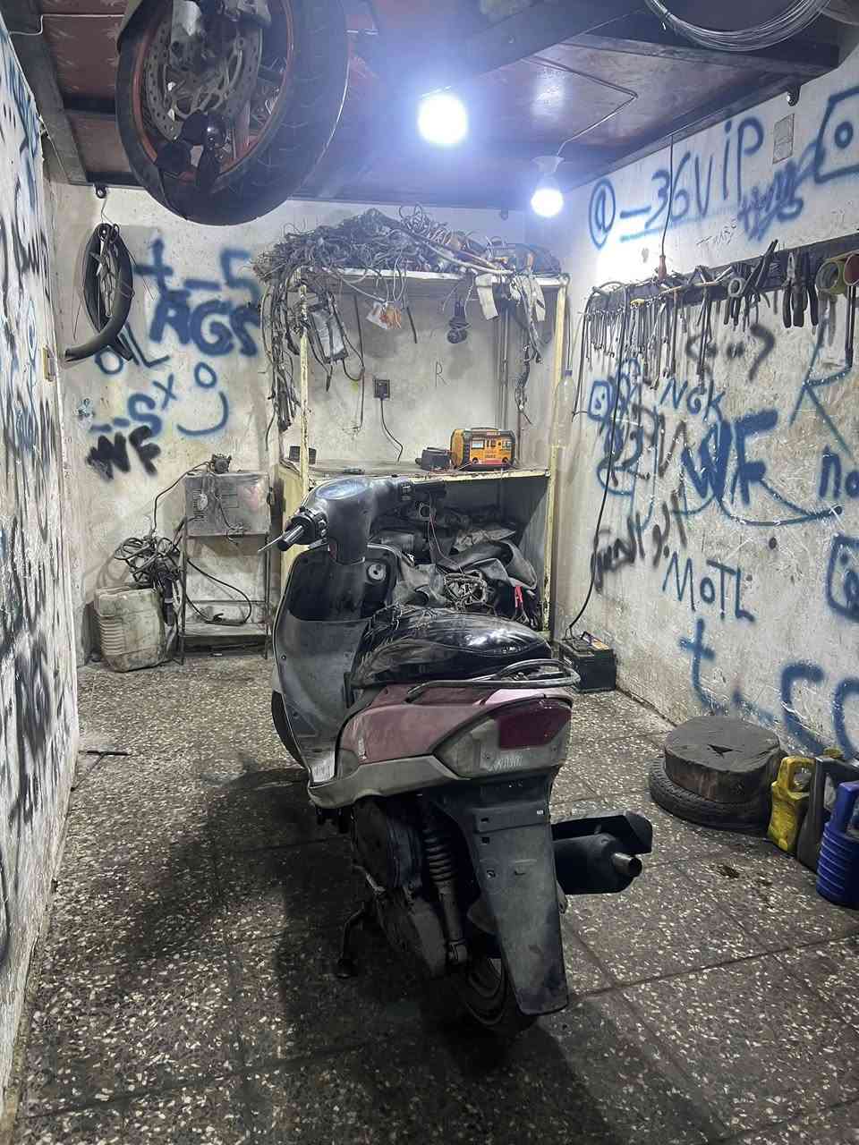 السلام عليكم دراجة ماكس منغولي
دراجة ناعمة وبيها شعلة كلش قوية بيها صالنصة رياضي fm سلف رياضي كابريتي وسلف وباتري قبل جديدات كلشي شغال بيها المكينة خير من الله  رايدها ب٤٢٥ وبيها مجال مكانها الشعب او شارع فلسطين ***********
