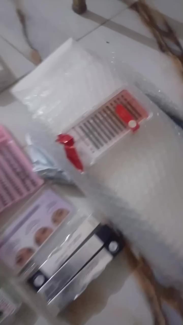 غراض امزون جبتهم وأخذت كم سلعه للبيت ليريدهن كلهن 
ابيهن رخيص بنص السعر المبيض والعصارات والكريمات والرموش عدد خير من الله بيهم حاجات طبيه


**إذا كنت صاحب هذا الإعلان وتريد حذفه لأي سبب، رجاءا أرسل رسالة إلى الدعم الفني**