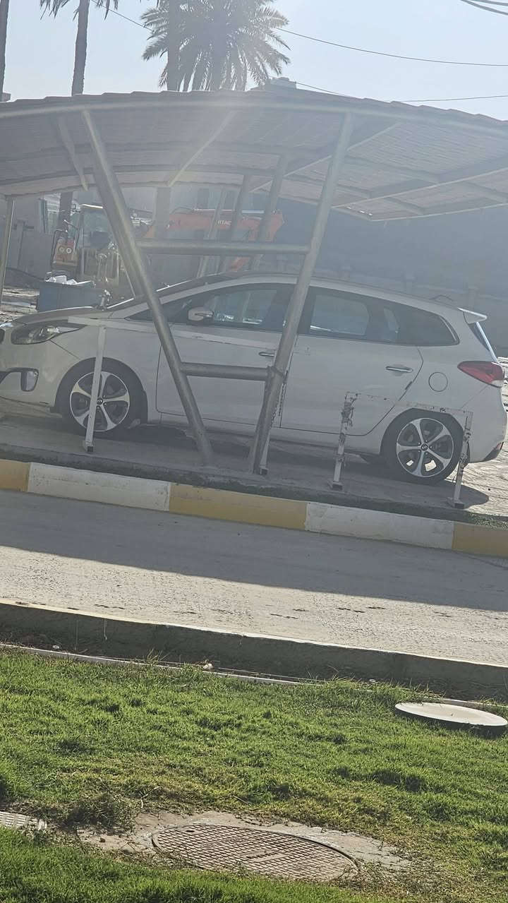 كيا كارنز للبيع ٢٠١٤ فول مواصفات ماعده الفتحه تحكم جهتين شفات كير بلستيرين تبريد قطعتين سبعه راكب اشاير بل مري والمري شفط وبيها ٣ انظمه قياده بيها شخط مال دراجه بجاملغ الخلفي ومصلح مابيها اي حادث خليجيه سياره كير ومحرك علا وضع الشركه ماشيه ١٢٠ سياره جاهزه السعر ١٣٢ رقمها شمالي  تريد تحويل تريد وكاله مكان بغداد رقم ***********
