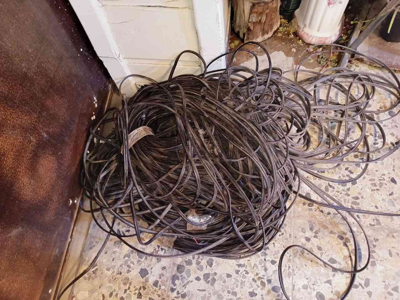 سلام عليكم 
للبيع سستم كامل 
1/جهاز دهواى 8 جنل 2 ميكا 
2/هارد 1000 تيرة 
3/كامرات 360درجة عدسة واسعة صورة او صوت 4/ليلي نهاري عدد 8
5/كيبل نت طول 1 متر 
6/محولات عدد 2 جهاز او كامرات 
7/بورد خاص بل كامرات واحد 
8/ وايرا ت عدد 7 اطوال 50+50+30+30+30+20+20+20 مقطعة امتار نقص بس فيش 
استخدام قليل 
سعر 310الف او بيه مجال 
للاستفسار ***********
مكان بغداد حي عامل 
يوجد توصيل كول المحافظات العراق
