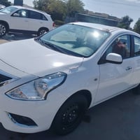 نيسان سني موديل 2025 ماشيه 5000  بيه بس جاملغ امامي بي بارد 0776838030...