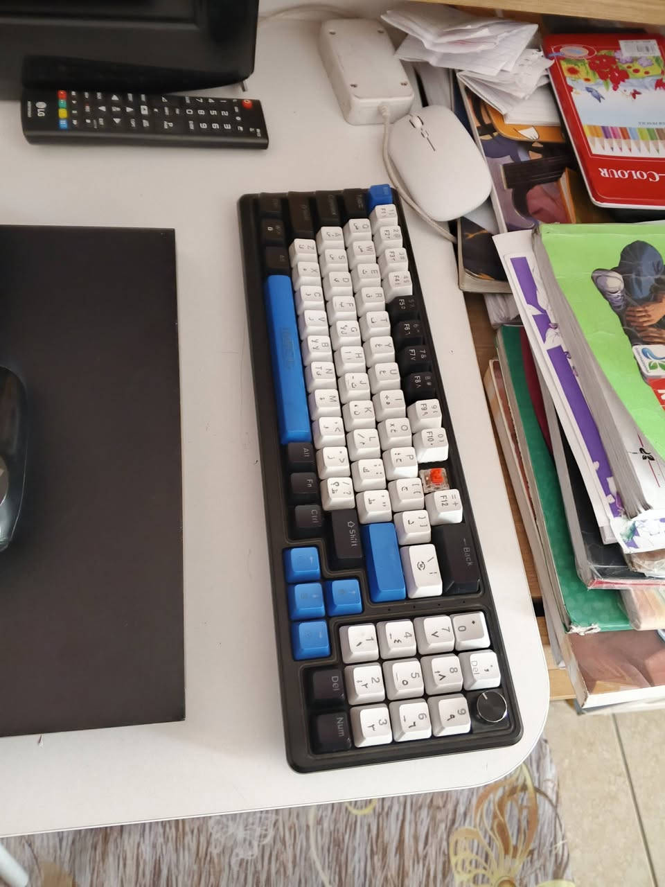 للبيع كيبورد ميكانيك red dragon
سويتش احمر السعر ٣٠ 

سماعة kotion each 

المواصفات 

تأتي مع مايك للفتح أو الغلقRGB السعر ٢٥ 

بلايستيشن 4 فات

المواصفات

مساحه 408 غيغابايت 

مع 2 يدات (جويستكات)

السعر ٢٠٠ 

شاشة l g  نضيفة وقابلة للتكنيك السعر ٧٥ 

وبيهن مجال الاتصال على الرقم 

 *********** يوجد واتساب
