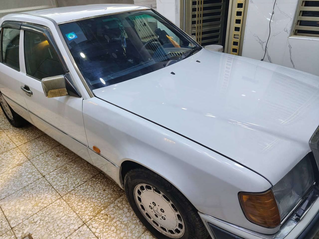 سيارة مارسيدس موديل ٩٢
جديدة كامل موصفات
السعر ٩٠ ورقة 
الهاتف :***********
