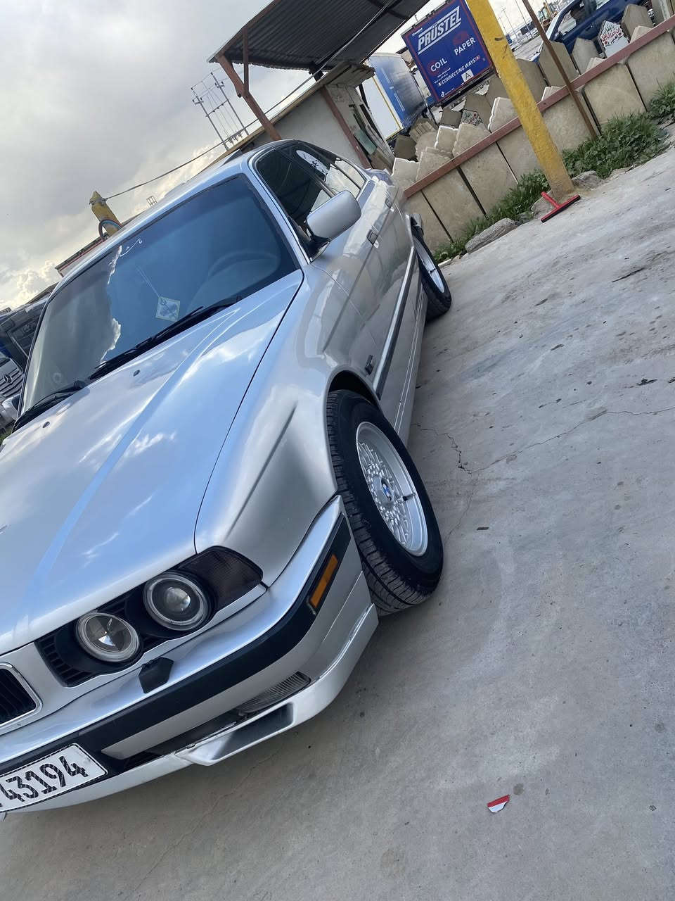 سلام عليكم 78 بيها مجال
525 اصل 
مديل 91 محدث95
غرفه جديده 
صبغ جديد سياره جديده وجاهزه 
منضومه زينون سنويه جديد باسمي
موصل برطله
***********
*********** واتس فقط
