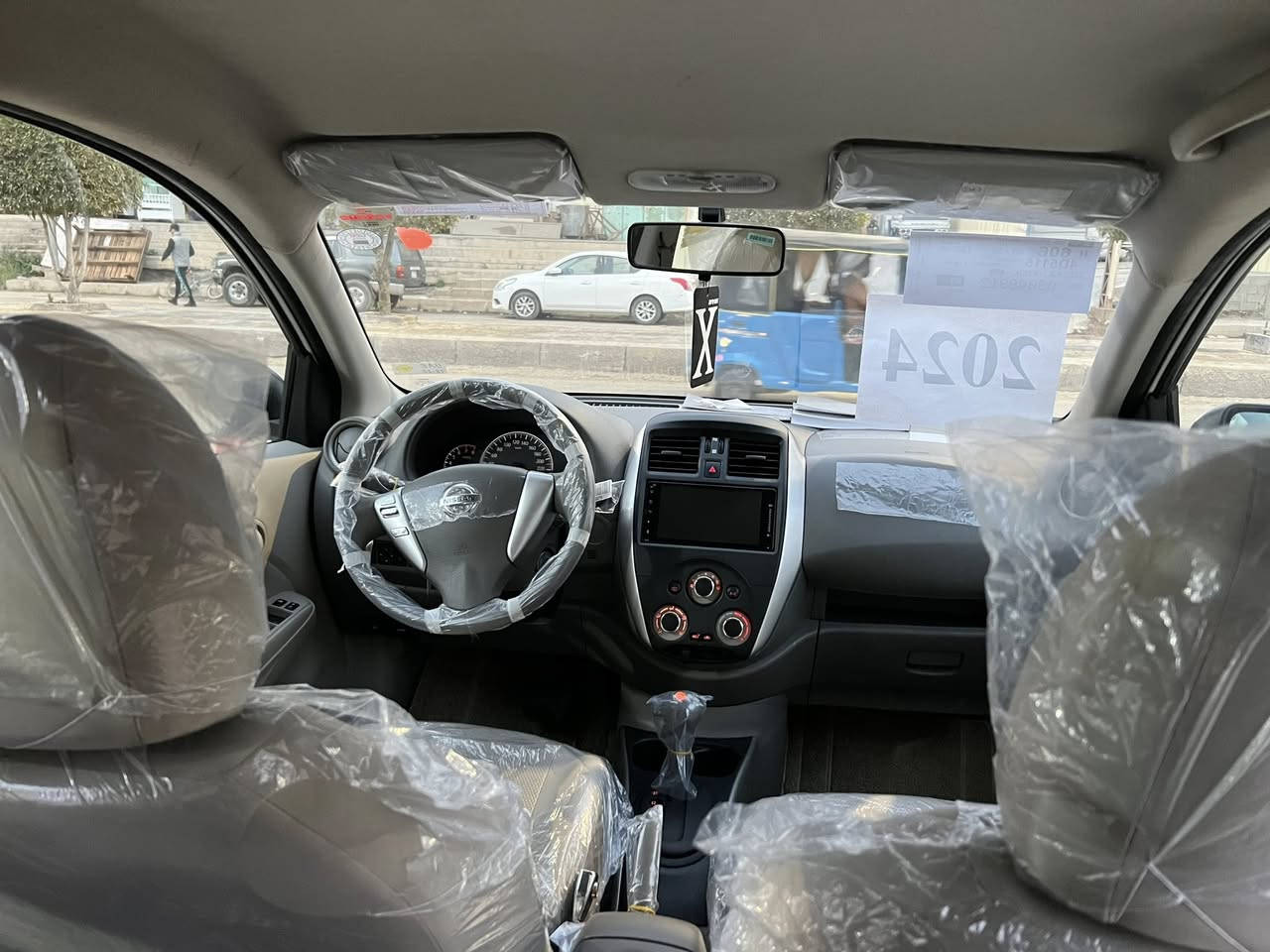 السلام عليكم من رخصت الادمن سني ٢٠٢٤ جديده ع وضع الشركه تحويل مباشر ماشيه ٦٥ كيلو متر سنويه جديده السياره كلشي مابيه نقص السعر ١٢٥ بيه مجال للاستفسار اتصل  موقع السياره الانبار قضاء هيت***********
