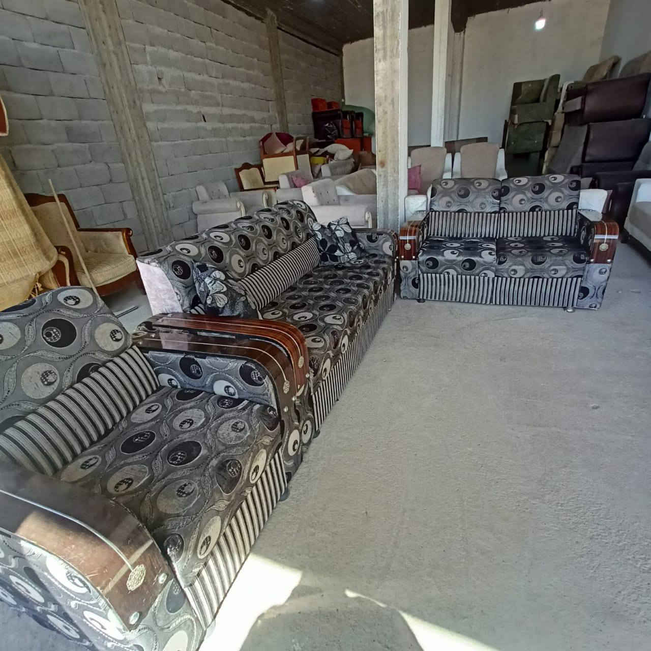 تخم تركي عشر مقاعد مستعمل نضيف السعر 250 ألف العنوان العزيزيه منطقة باب الحاره *********** يوجد واتساب وماسنجر وتوصيل بل الاجره الصويرة, واسط
