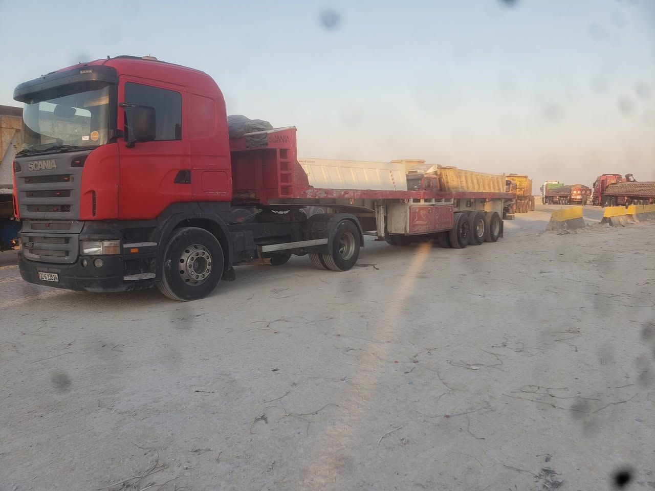 سكانيه للبيع مديل 2006 مكفوله كفاله عامه مكينه كير شاصي تبريد كير اوتماتيك بل  سنويه قلاب تريد ابيعلك راس وعربانه تريد بس الراس السعر 230 رقم الهاتف***********
