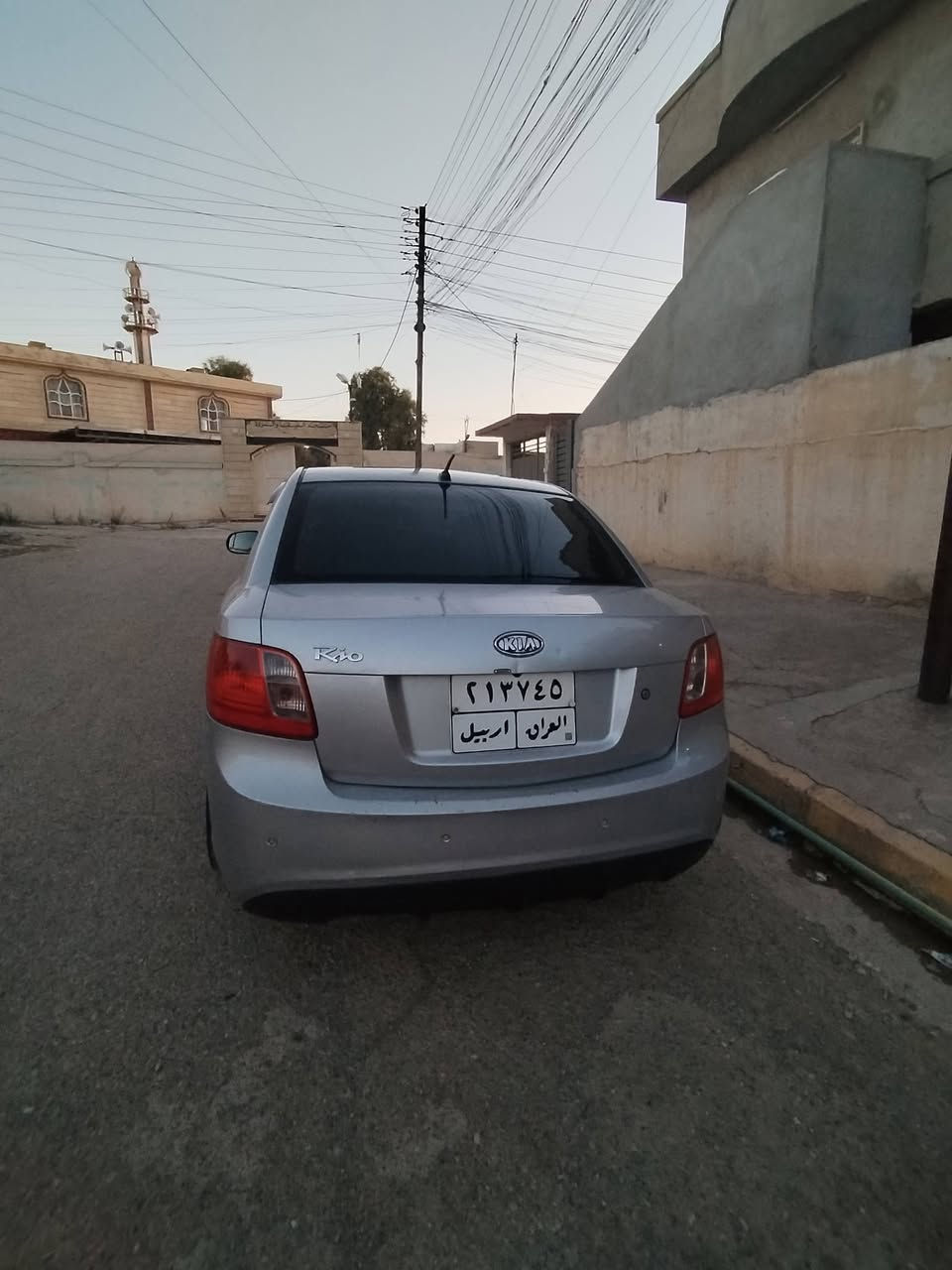 سلام عليكم
كيا ريو
موديل 2011
داخل برايد تحكمات ستيرن
تبريد ثلج 
وارد كوري 
مكفول كفاله من الدعامية للدعامية
بدون صبغ بدون بارد
محرك 16 شرط لاصرف ولانفخ كير شرط 

سنوية غير ساقطه
هزة ساقطه 
السيارة باسمي
كابوني بانزين بيها
رقم اربيل تحويل ثاني يوم
سعر 100 مجال قليل 
رقم موبايل
***********
