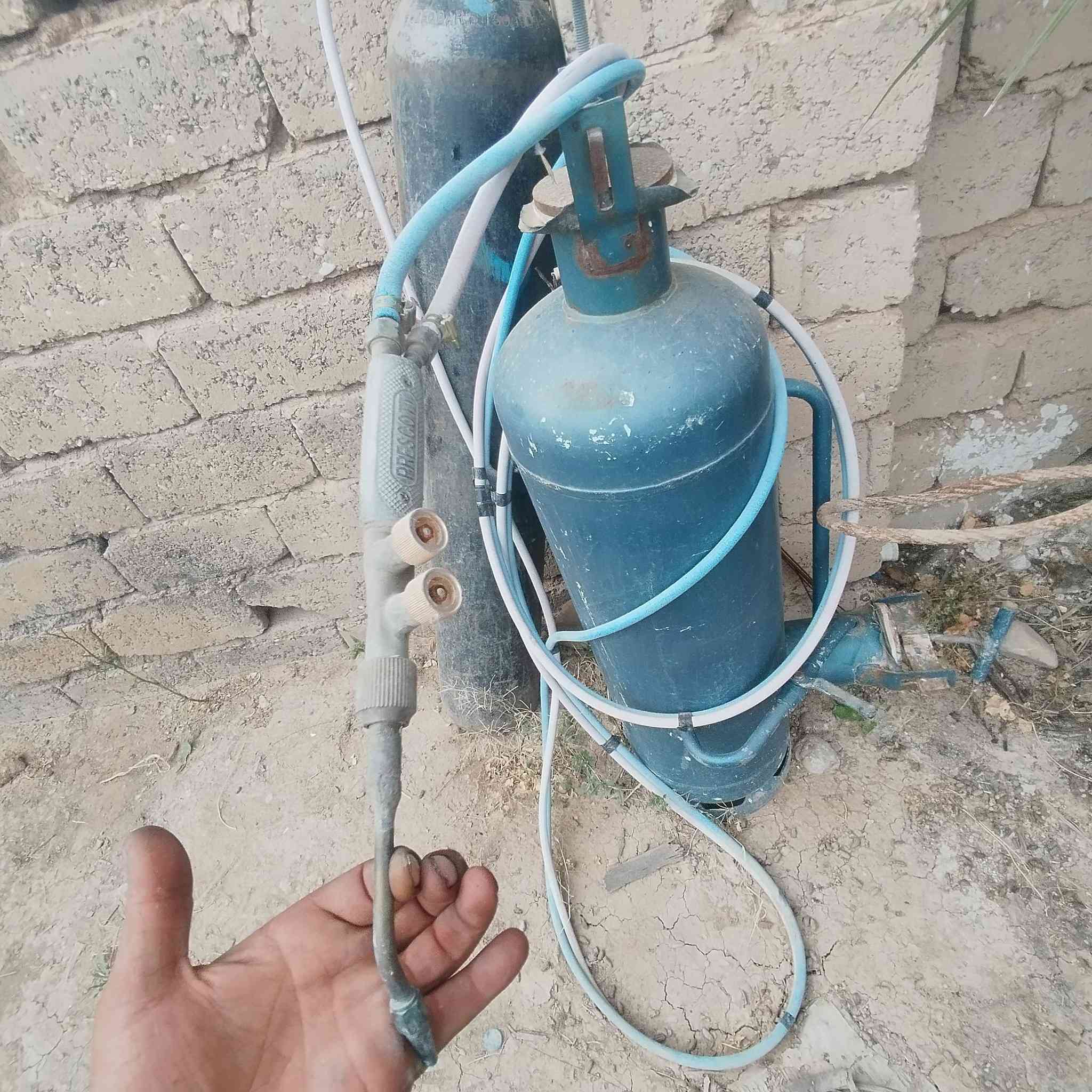 هذني الاغراض للبيع مكاني ديالى شهربان والسعر خابر وادلل ***********
