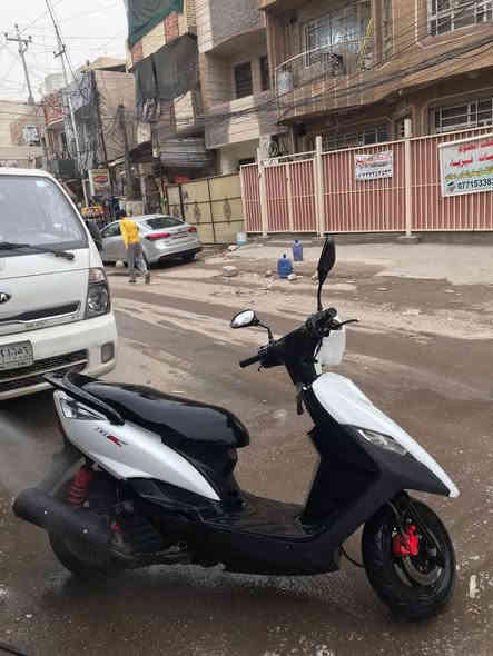 سلام عليكم دراجه ثعلب لبيع 
دراجه كامله من طول لطول 

كهربائيات كامله 
دبل شاره 
لايت عالي ناصي 
اشاير يمنه يسره 

بريكات امامي خلفي جدد 

دراجه نكره سلف بكل وقت 

المكينه مفتوحه بس خرسه دراجه 
تجفيت مضبوط 

دراجه لا تنقيص ولا تبخير مكينه تخبل 

المكان بغداد الكريعات 

للستفسار ***********

السعر مناسب
